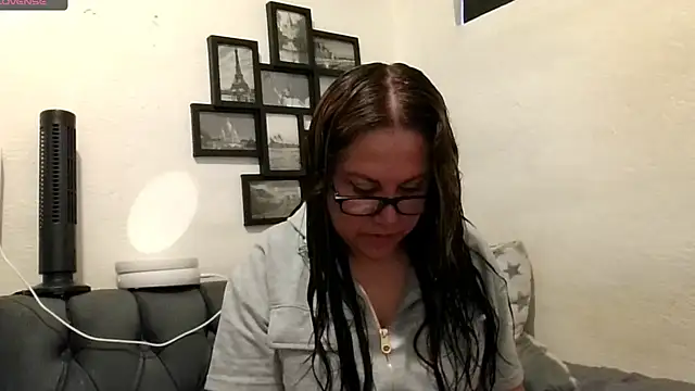 Snapshot of MirandaLatinaLovely chatting on 05-05-26, 05:21 MirandaLatinaLovely online show from 05-05-26, 05:21