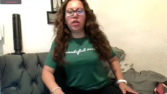 Snapshot of MirandaLatinaLovely chatting on 05-26-26, 04:58 MirandaLatinaLovely online show from 05-26-26, 04:58