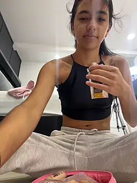 eva roseee online show from 04-16-26, 05:36