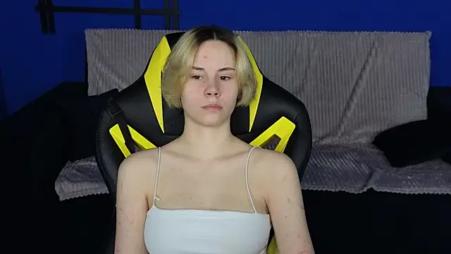 Snapshot of BettyCarter07 chatting on 03-03-25, 08:27 BettyCarter07 online show from 03-03-25, 08:27