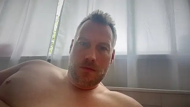 Snapshot of Christian87xxx chatting on 09-20-25, 08:04 Christian87xxx online show from 09-20-25, 08:04