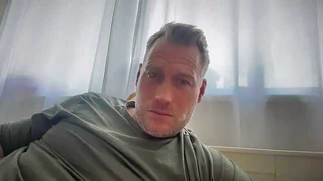 Snapshot of Christian87xxx chatting on 10-06-25, 01:52 Christian87xxx online show from 10-06-25, 01:52