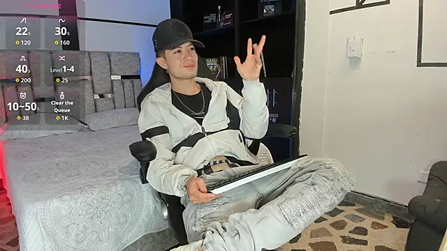 marcuscollins1  online show from 12-18-25, 02:01