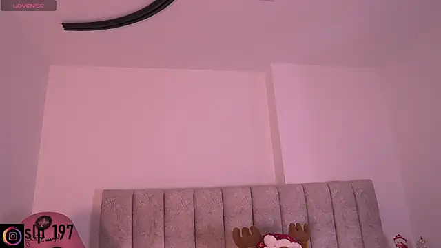 sara lopee1 online show from 12-15-25, 11:58