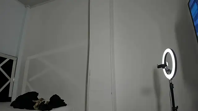 Annyrosee online show from 02-08-25, 10:40