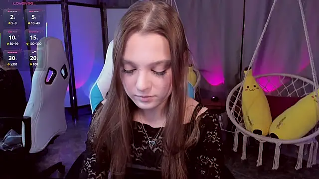 kaisajenner online show from 11-18-25, 05:17