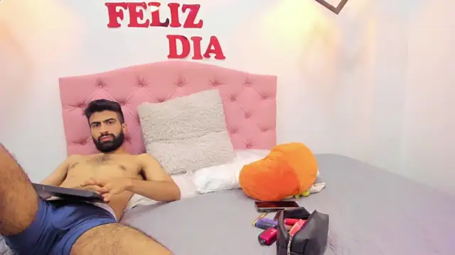 Snapshot of Arah_issaa chatting on 02-21-25, 02:27 Arah issaa online show from 02-21-25, 02:27