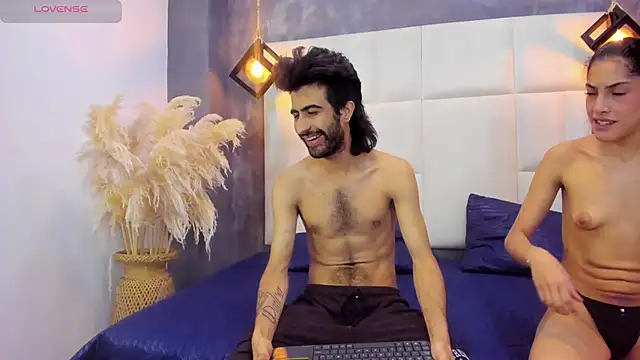 Snapshot of Arah_issaa chatting on 10-28-25, 10:45 Arah issaa online show from 10-28-25, 10:45