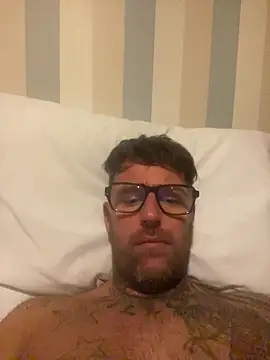 Snapshot of Jamesdeanmcqueen chatting on 11-03-25, 06:31 Jamesdeanmcqueen online show from 11-03-25, 06:31