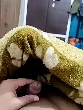 Snapshot of Hot_funky_boy chatting on 02-02-25, 06:42 Hot funky boy online show from 02-02-25, 06:42