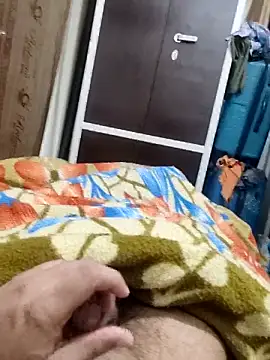 Snapshot of Hot_funky_boy chatting on 02-15-25, 10:42 Hot funky boy online show from 02-15-25, 10:42