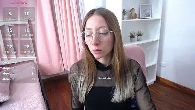 Snapshot of Carlin_Diaz chatting on 02-25-25, 12:58 Carlin Diaz online show from 02-25-25, 12:58