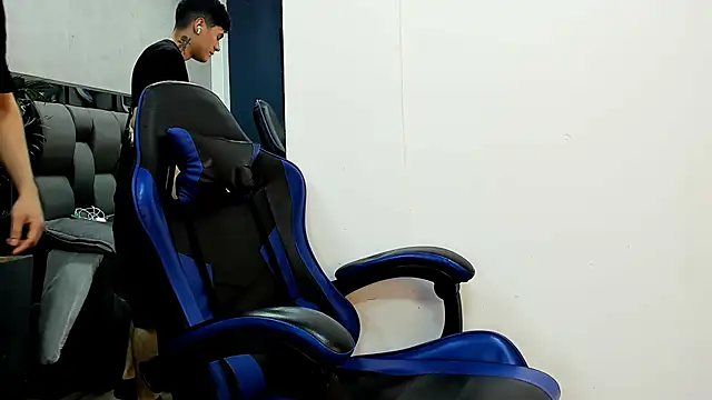 Snapshot of roan_birkin chatting on 10-26-25, 09:21 roan birkin online show from 10-26-25, 09:21