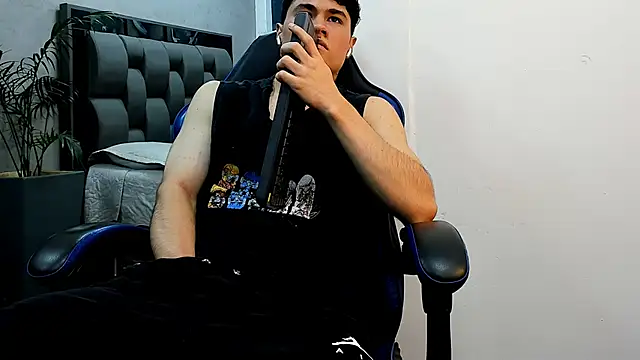 Snapshot of roan_birkin chatting on 11-23-25, 07:13 roan birkin online show from 11-23-25, 07:13