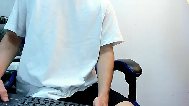 Snapshot of roan_birkin chatting on 12-01-25, 07:30 roan birkin online show from 12-01-25, 07:30