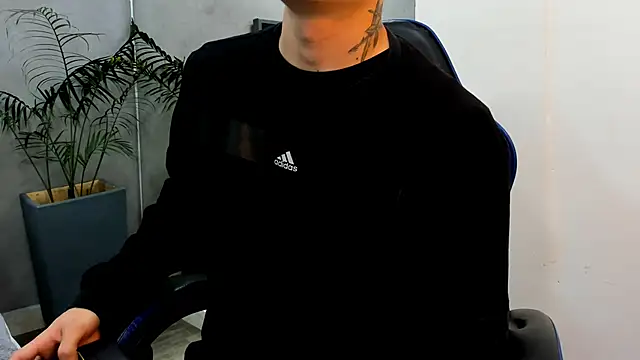 Snapshot of roan_birkin chatting on 12-02-25, 09:21 roan birkin online show from 12-02-25, 09:21