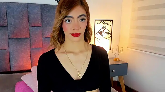 Snapshot of Violetta_Ficher chatting on 06-21-26, 02:03 Violetta Ficher online show from 06-21-26, 02:03