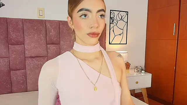 Snapshot of Violetta_Ficher chatting on 07-19-26, 07:06 Violetta Ficher online show from 07-19-26, 07:06