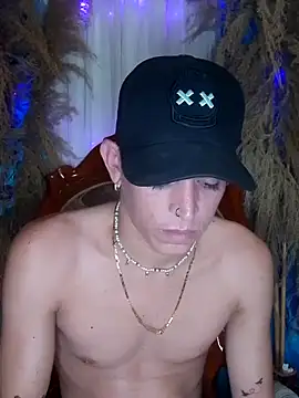 Snapshot of duquehotvoy chatting on 02-05-25, 06:48 duquehotvoy online show from 02-05-25, 06:48