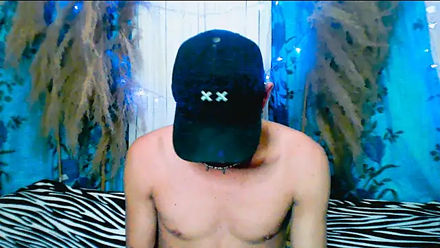 Snapshot of duquehotvoy chatting on 02-25-25, 03:27 duquehotvoy online show from 02-25-25, 03:27