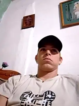 Snapshot of duquehotvoy chatting on 05-15-26, 11:45 duquehotvoy online show from 05-15-26, 11:45