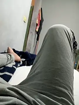 Snapshot of Zaberpop chatting on 02-13-26, 04:25 Zaberpop online show from 02-13-26, 04:25