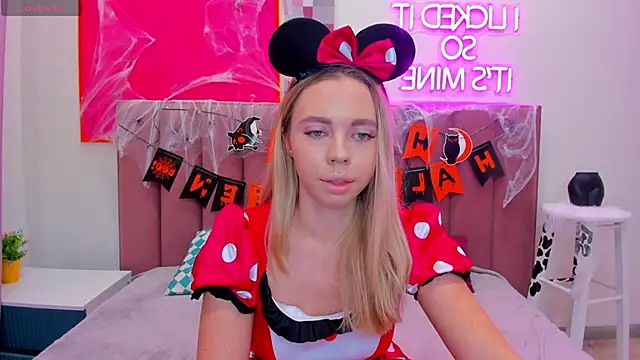 TessaAdorable online show from 10-27-25, 01:20