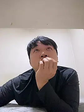 offwhite777 online show from 02-04-25, 08:46