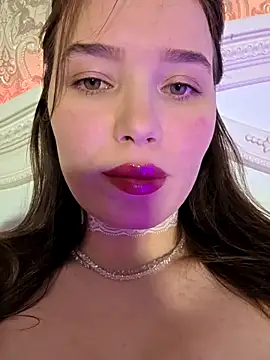 Snapshot of GoddessYanaMironova chatting on 04-11-26, 09:30 GoddessYanaMironova online show from 04-11-26, 09:30