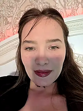 Snapshot of GoddessYanaMironova chatting on 04-26-26, 08:28 GoddessYanaMironova online show from 04-26-26, 08:28