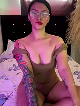 Emma Giraldo online show from 09-15-25, 06:08