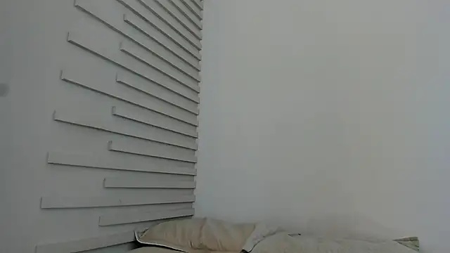 Lia Guzman online show from 02-23-25, 02:57