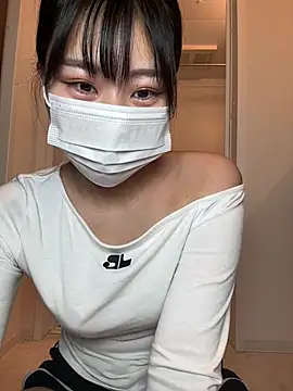 Snapshot of Rara__oo chatting on 03-18-25, 07:41 Rara oo online show from 03-18-25, 07:41