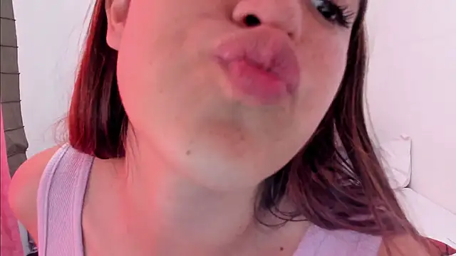 Snapshot of __leaa chatting on 02-14-25, 08:26 leaa online show from 02-14-25, 08:26