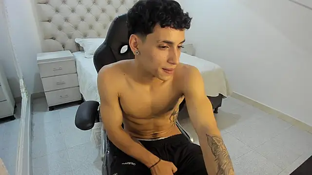 JhoanLeandro online show from 11-19-25, 06:24