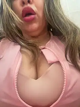 Snapshot of laarti chatting on 05-24-26, 10:09 laarti online show from 05-24-26, 10:09