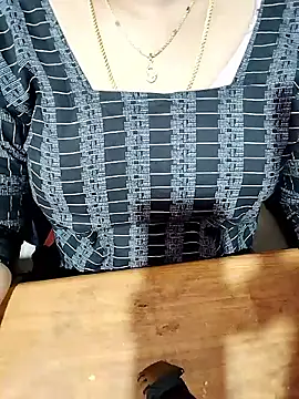 Snapshot of Tamil_Radha chatting on 09-22-25, 05:15 Tamil Radha online show from 09-22-25, 05:15