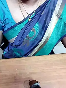 Snapshot of Tamil_Radha chatting on 09-30-25, 05:29 Tamil Radha online show from 09-30-25, 05:29
