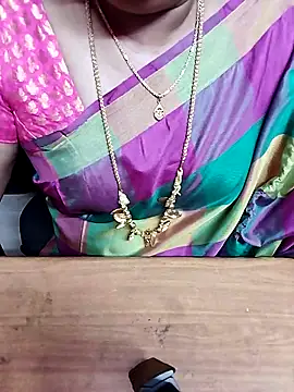 Snapshot of Tamil_Radha chatting on 10-07-25, 06:16 Tamil Radha online show from 10-07-25, 06:16