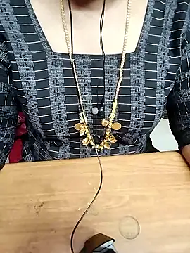 Snapshot of Tamil_Radha chatting on 10-12-25, 12:53 Tamil Radha online show from 10-12-25, 12:53