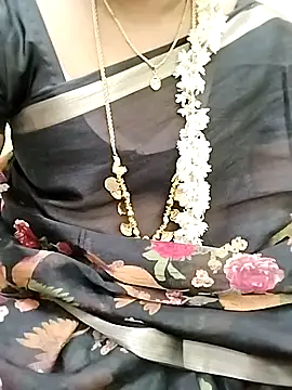 Snapshot of Tamil_Radha chatting on 10-13-25, 11:21 Tamil Radha online show from 10-13-25, 11:21
