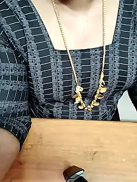 Snapshot of Tamil_Radha chatting on 10-14-25, 12:33 Tamil Radha online show from 10-14-25, 12:33