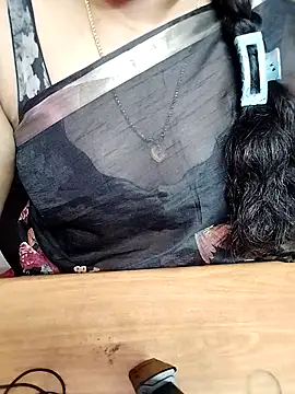 Snapshot of Tamil_Radha chatting on 10-20-25, 08:26 Tamil Radha online show from 10-20-25, 08:26