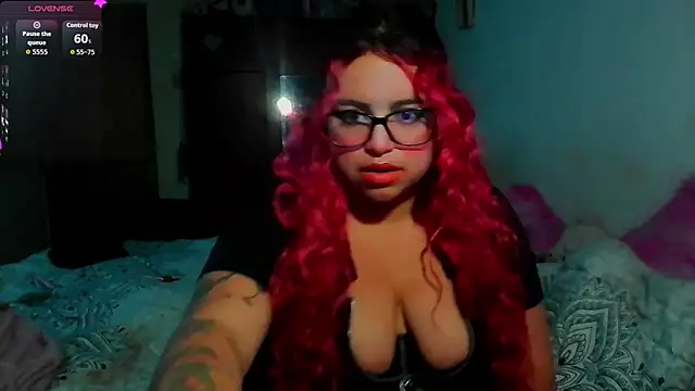 Snapshot of EstefyTabbo chatting on 07-14-26, 10:21 EstefyTabbo online show from 07-14-26, 10:21