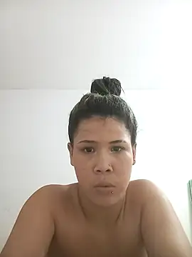 Snapshot of kimberlitaz chatting on 02-09-25, 10:20 kimberlitaz online show from 02-09-25, 10:20