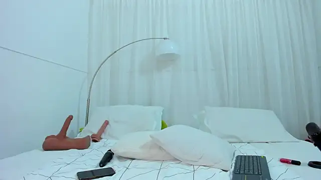 Snapshot of TinaPutina chatting on 05-05-26, 10:29 TinaPutina online show from 05-05-26, 10:29