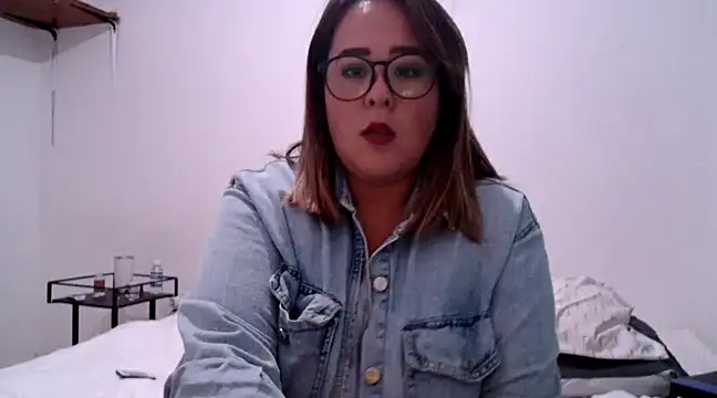 Snapshot of SweetRomina chatting on 02-07-25, 12:42 SweetRomina online show from 02-07-25, 12:42