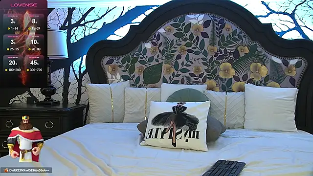 Amber Luna online show from 02-10-25, 01:44