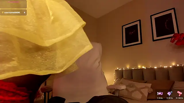 Gigi Strawberry online show from 01-16-26, 04:49