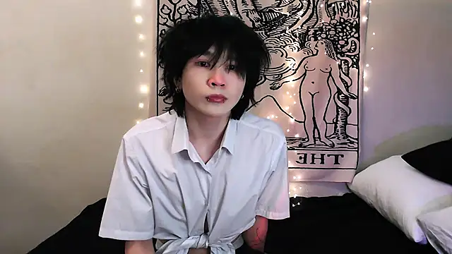 Snapshot of rennnuts chatting on 03-11-25, 04:51 rennnuts online show from 03-11-25, 04:51